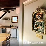 Apartmán La Maison Bleue - Historic House In The Heart Of