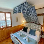 La Maison Bleue - Historic House In The Heart Of