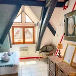 Apartmán La Maison Bleue - Historic House In The Heart Of *