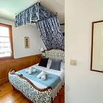 Apartmán La Maison Bleue - Historic House In The Heart Of *