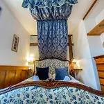 Appartement La Maison Bleue - Historic House In The Heart Of *