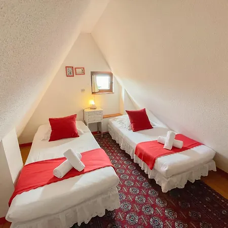 La Maison Bleue - Historic House In The Heart Of Apartment Riquewihr