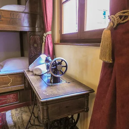 Appartement La Maison Bleue - Historic House In The Heart Of