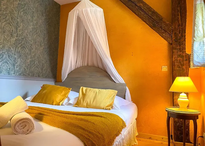 La Maison Bleue - Historic House In The Heart Of